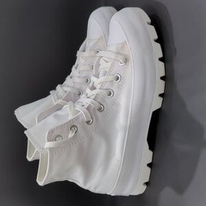 Womens Converse Chuck Taylor All Star Hi Lugged Sneaker - White 7.5
